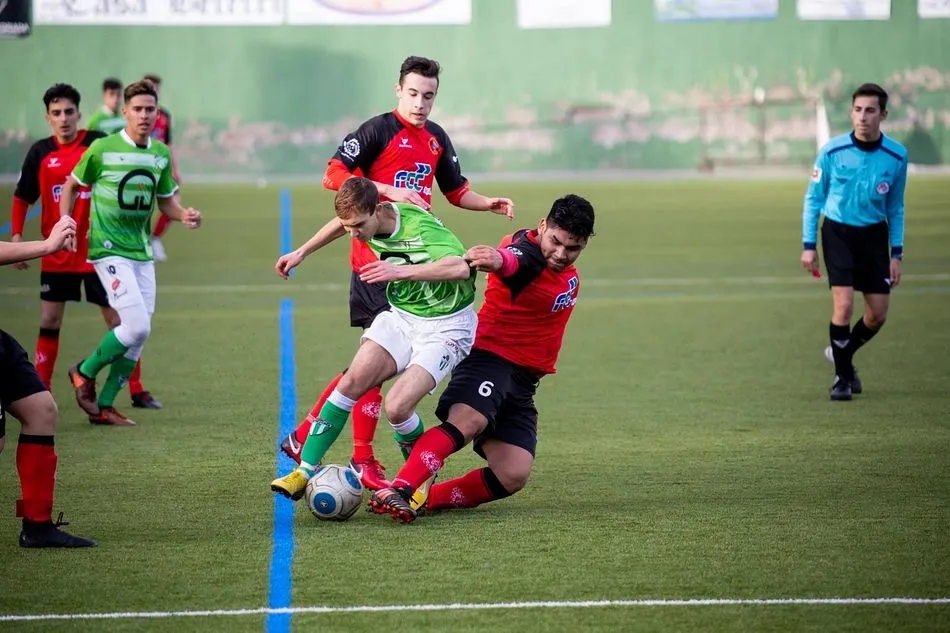 Foto 3 - La nueva victoria de un imparable Juvenil protagoniza la jornada en la cantera verdiblanca