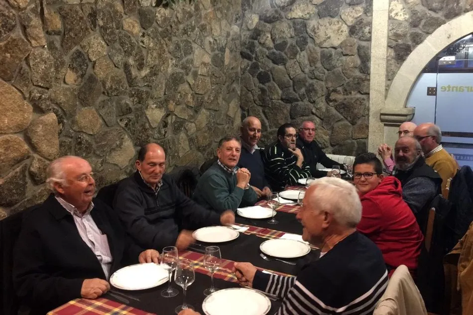 Foto 2 - La Asociaci&oacute;n Ornitol&oacute;gica Ciudad de B&eacute;jar celebra su cena de Navidad  