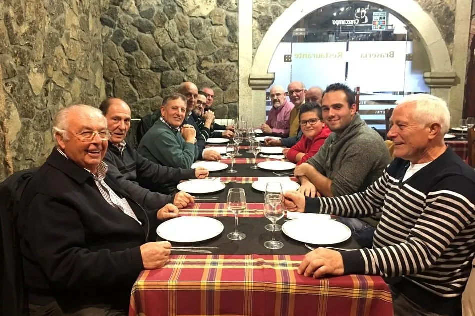 Foto 3 - La Asociaci&oacute;n Ornitol&oacute;gica Ciudad de B&eacute;jar celebra su cena de Navidad  