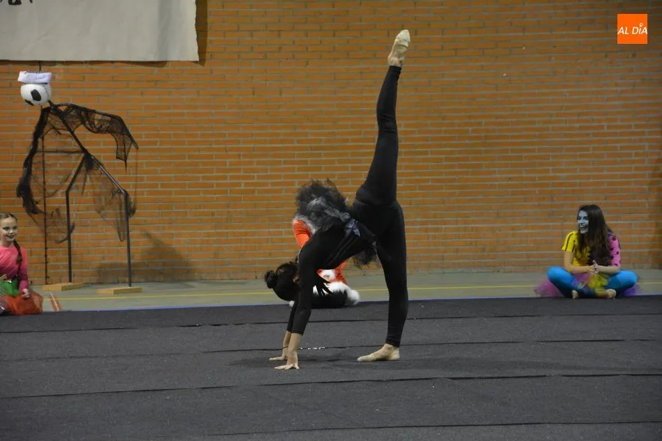 Foto 11 - El Club Deportivo Salmantino de Gimnas&iacute;a R&iacute;tmica organiza una gala de Navidad por todo lo alto