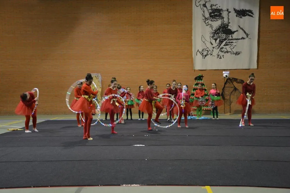 Foto 7 - El Club Deportivo Salmantino de Gimnas&iacute;a R&iacute;tmica organiza una gala de Navidad por todo lo alto