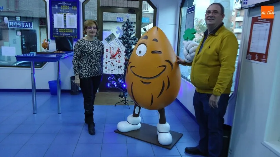 Foto 3 - La mascota &lsquo;Drita&rsquo; atrae la fortuna en La Almendra de la Suerte de Santa Marta  &nbsp;  
