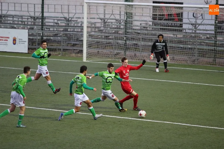 Foto 7 - El Guijuelo B pierde ante el Hergar en el &uacute;ltimo minuto (1-2)