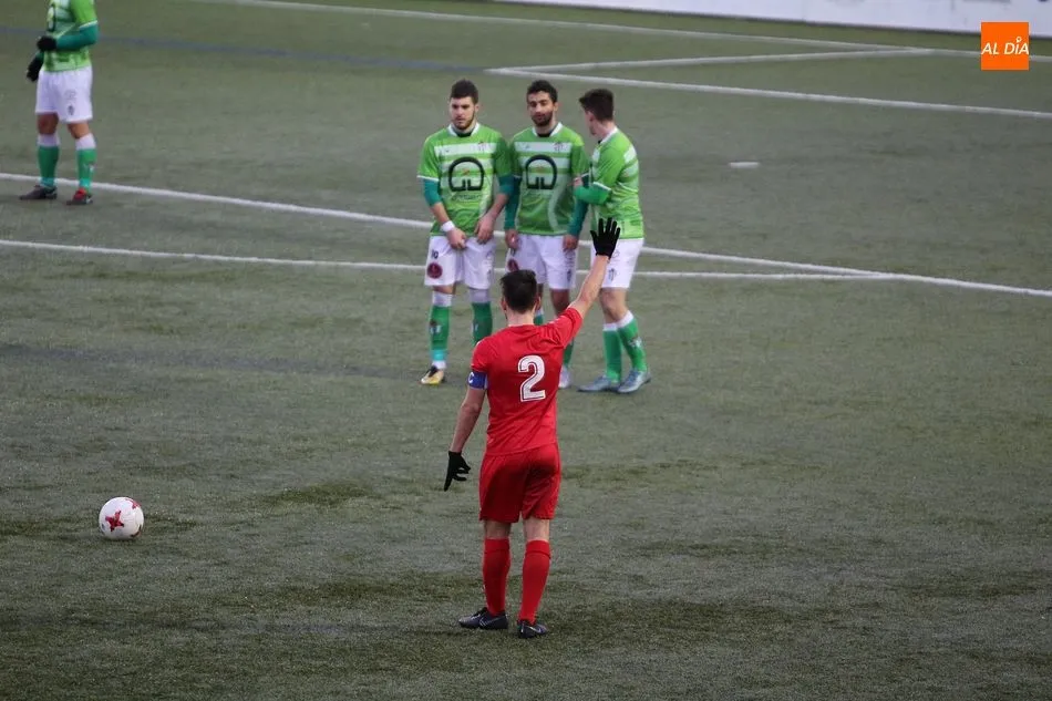 Foto 6 - El Guijuelo B pierde ante el Hergar en el &uacute;ltimo minuto (1-2)