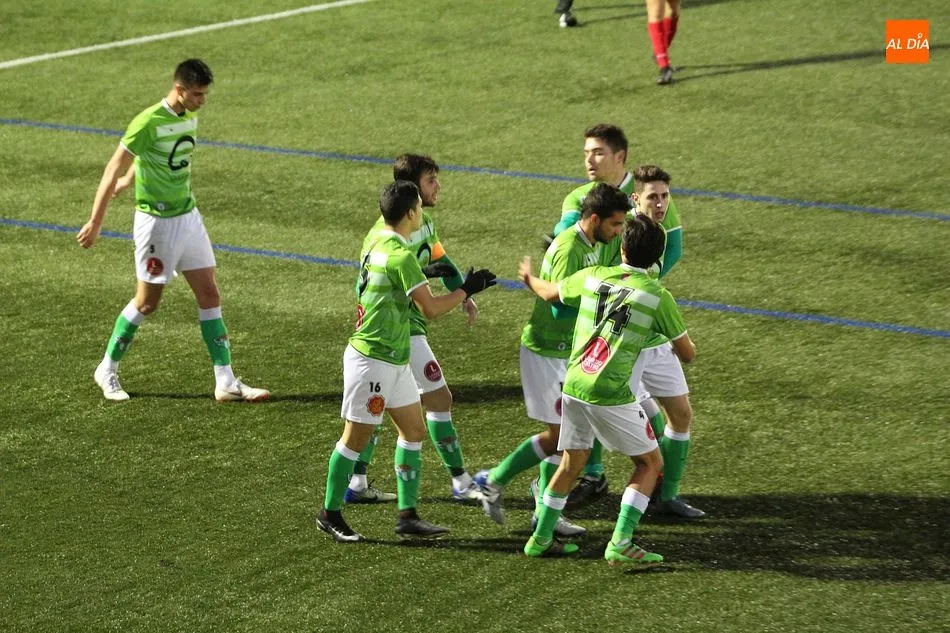 Foto 11 - El Guijuelo B pierde ante el Hergar en el &uacute;ltimo minuto (1-2)