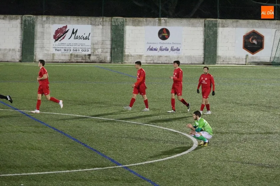Foto 4 - El Guijuelo B pierde ante el Hergar en el &uacute;ltimo minuto (1-2)