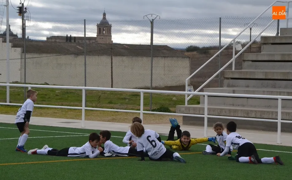 Foto 4 - [M 15|16 DIC] El Infantil del Ciudad Rodrigo logra su primera victoria de la temporada  