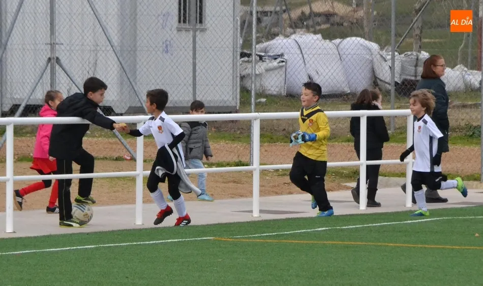 Foto 5 - [M 15|16 DIC] El Infantil del Ciudad Rodrigo logra su primera victoria de la temporada  