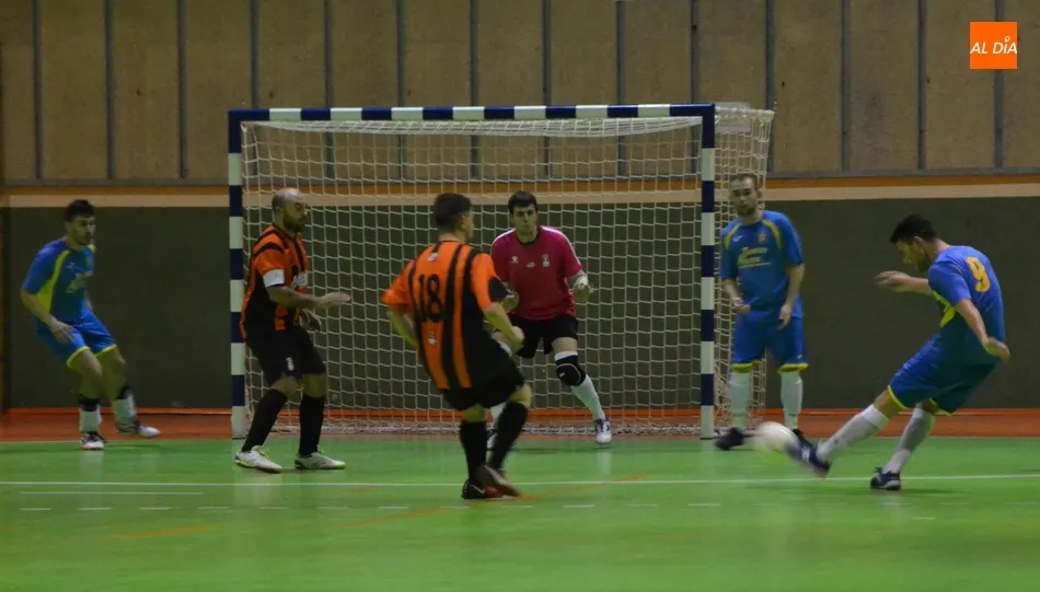 Foto 11 - Borrachera de goles del III Senior ante el Laguna para tomarse la revancha antes del gran par&oacute;n  