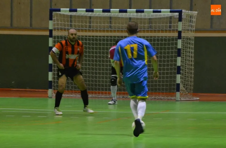 Foto 10 - Borrachera de goles del III Senior ante el Laguna para tomarse la revancha antes del gran par&oacute;n  