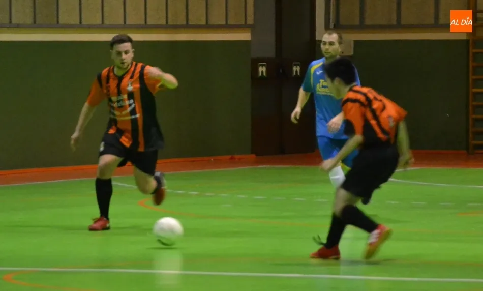Foto 9 - Borrachera de goles del III Senior ante el Laguna para tomarse la revancha antes del gran par&oacute;n  