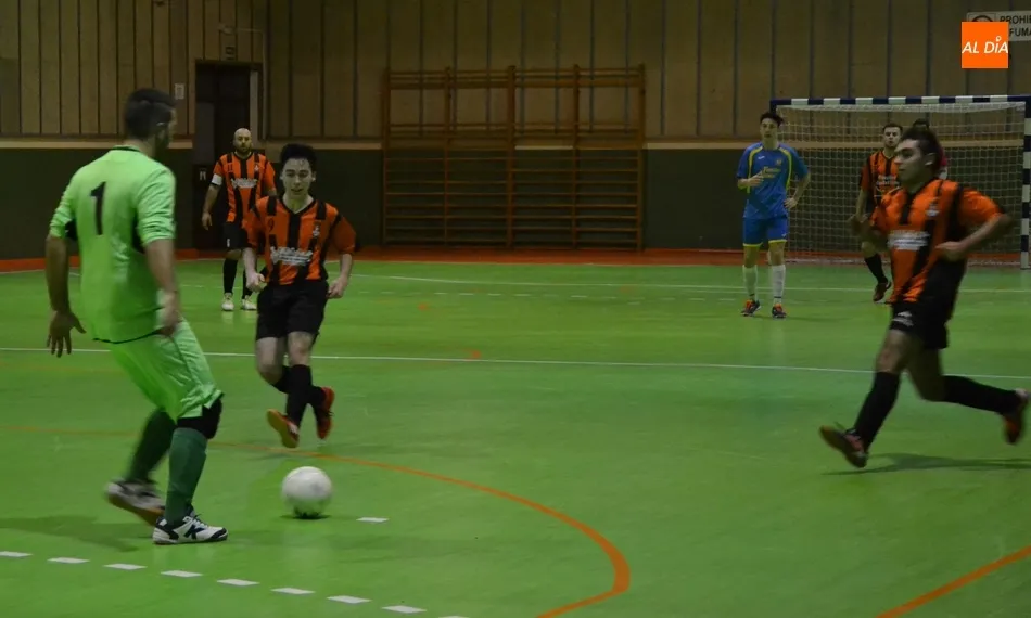 Foto 6 - Borrachera de goles del III Senior ante el Laguna para tomarse la revancha antes del gran par&oacute;n  