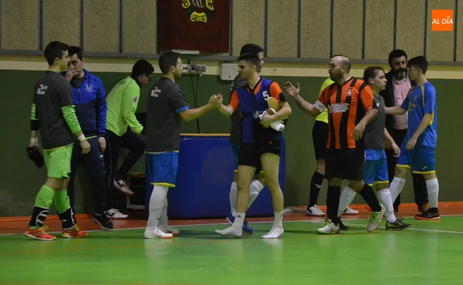 Foto 4 - Borrachera de goles del III Senior ante el Laguna para tomarse la revancha antes del gran par&oacute;n  