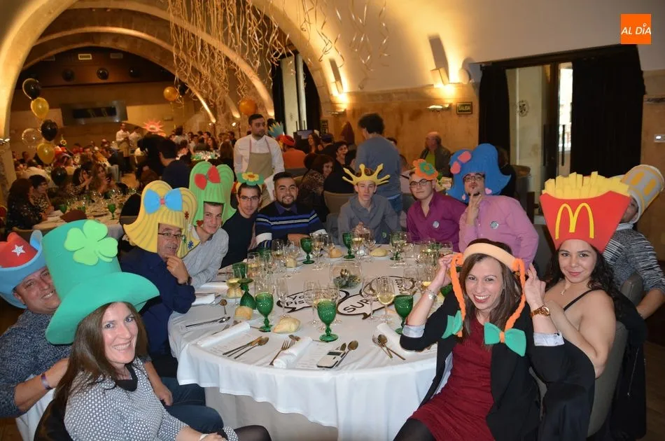 Piszolla disfrutó de una divertida fiesta de Navidad. Fotos: Lydia González