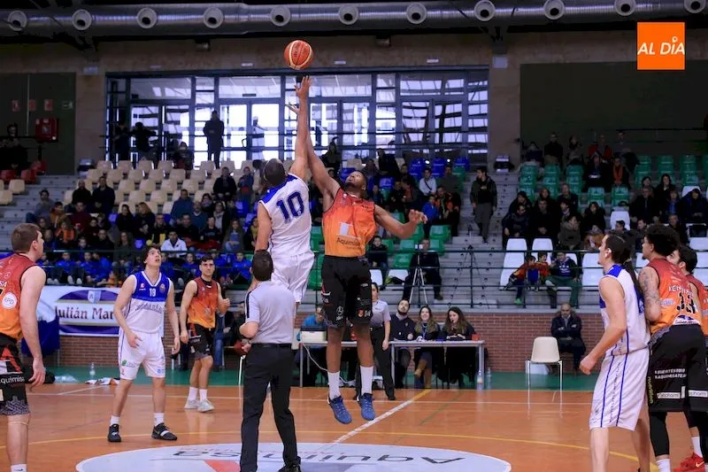 El Aquimisa Carbajosa vuelve a la senda del triunfo (77-64)