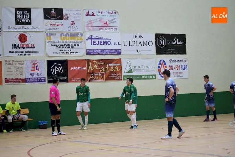 Foto 10 - El Piensos Dur&aacute;n Albense suma un punto ante el Universidad de Valladolid (1-1)