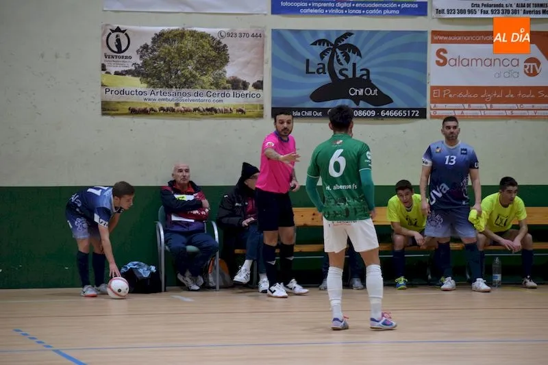 Foto 8 - El Piensos Dur&aacute;n Albense suma un punto ante el Universidad de Valladolid (1-1)