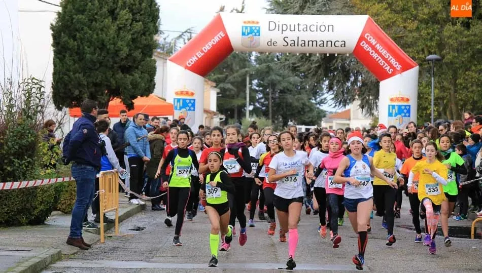 Manuel Vicente e Isabel Almaraz son los más rápidos en la carrera del turrón de Nuevo Naharros