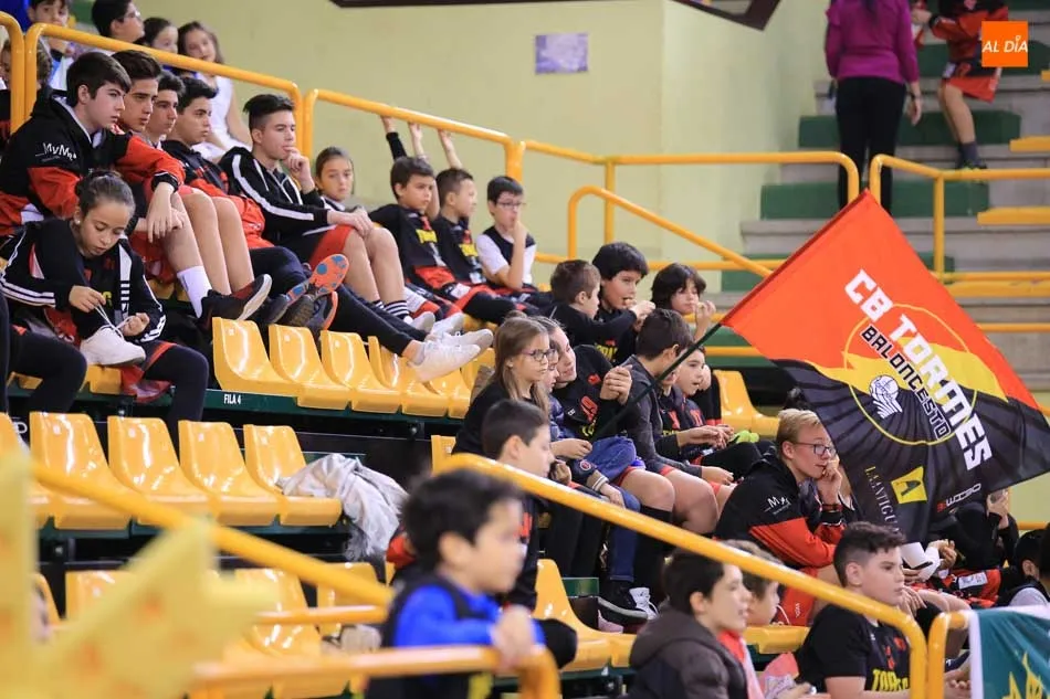 Foto 10 - La Antigua CB Tormes dobla la rodilla ante un Bodegas Rioja Vega superior (68-88)