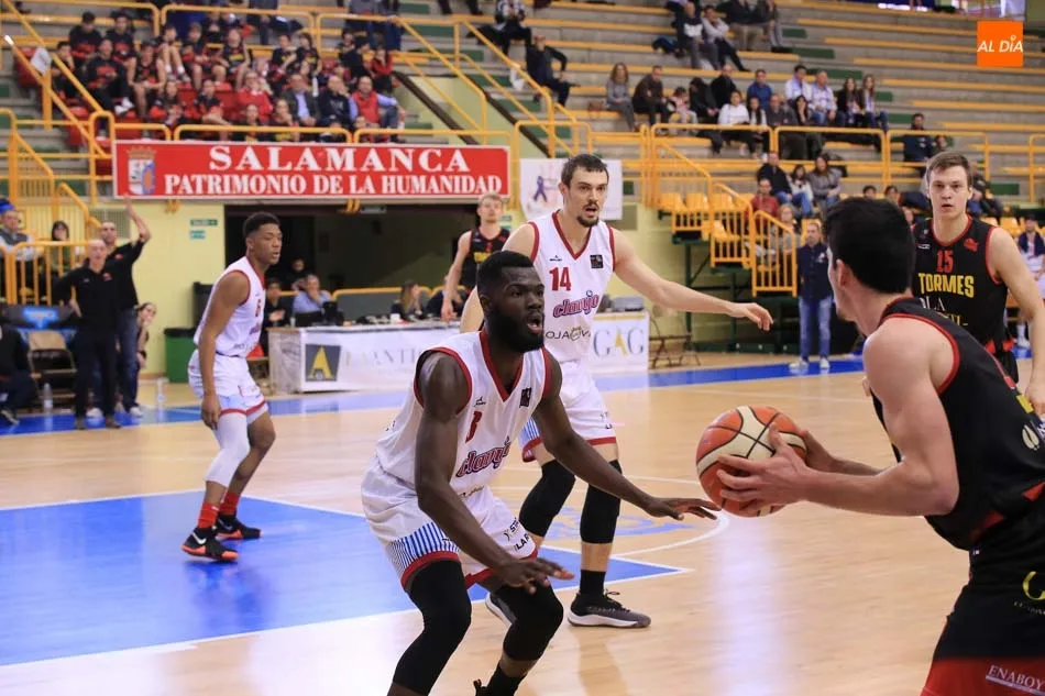 Foto 8 - La Antigua CB Tormes dobla la rodilla ante un Bodegas Rioja Vega superior (68-88)