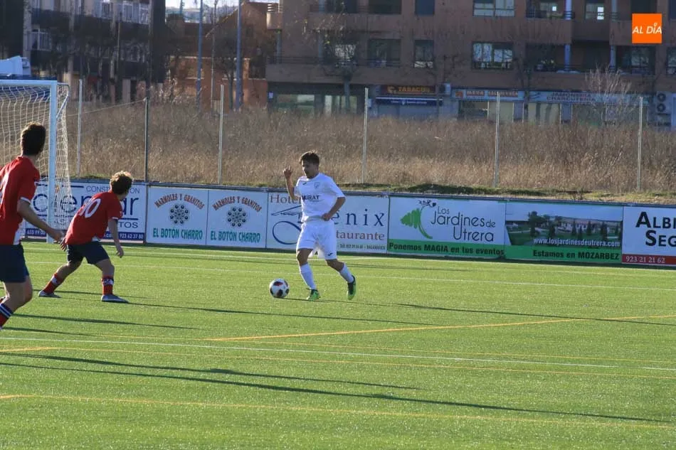 Foto 10 - El Salamanca UDS &lsquo;B&rsquo; gana el derbi al Ciudad Rodrigo y acecha el liderato (1-2)