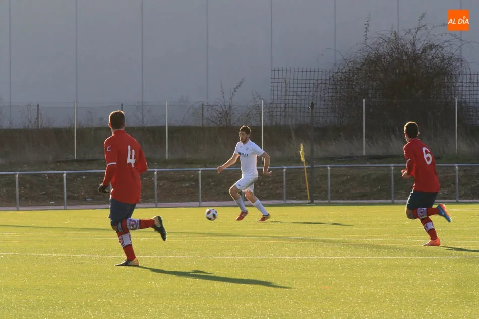 Foto 8 - El Salamanca UDS &lsquo;B&rsquo; gana el derbi al Ciudad Rodrigo y acecha el liderato (1-2)