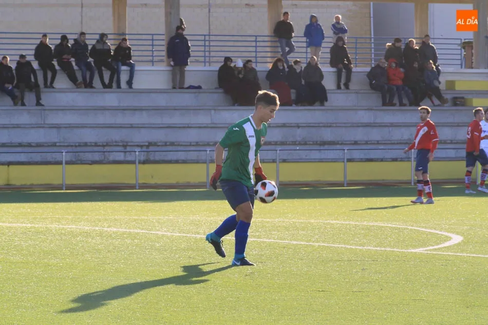 Foto 6 - El Salamanca UDS &lsquo;B&rsquo; gana el derbi al Ciudad Rodrigo y acecha el liderato (1-2)