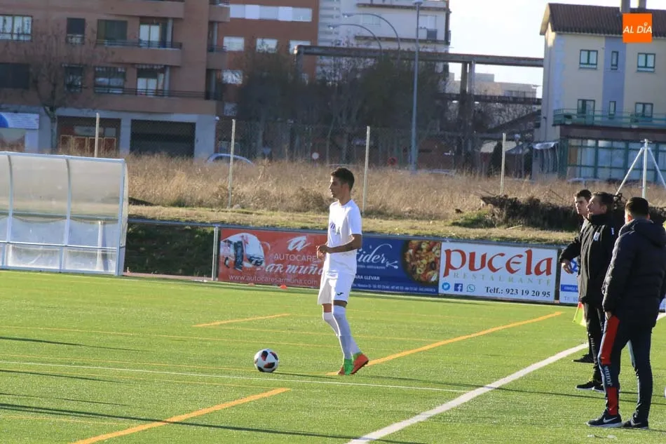 Foto 3 - El Salamanca UDS &lsquo;B&rsquo; gana el derbi al Ciudad Rodrigo y acecha el liderato (1-2)