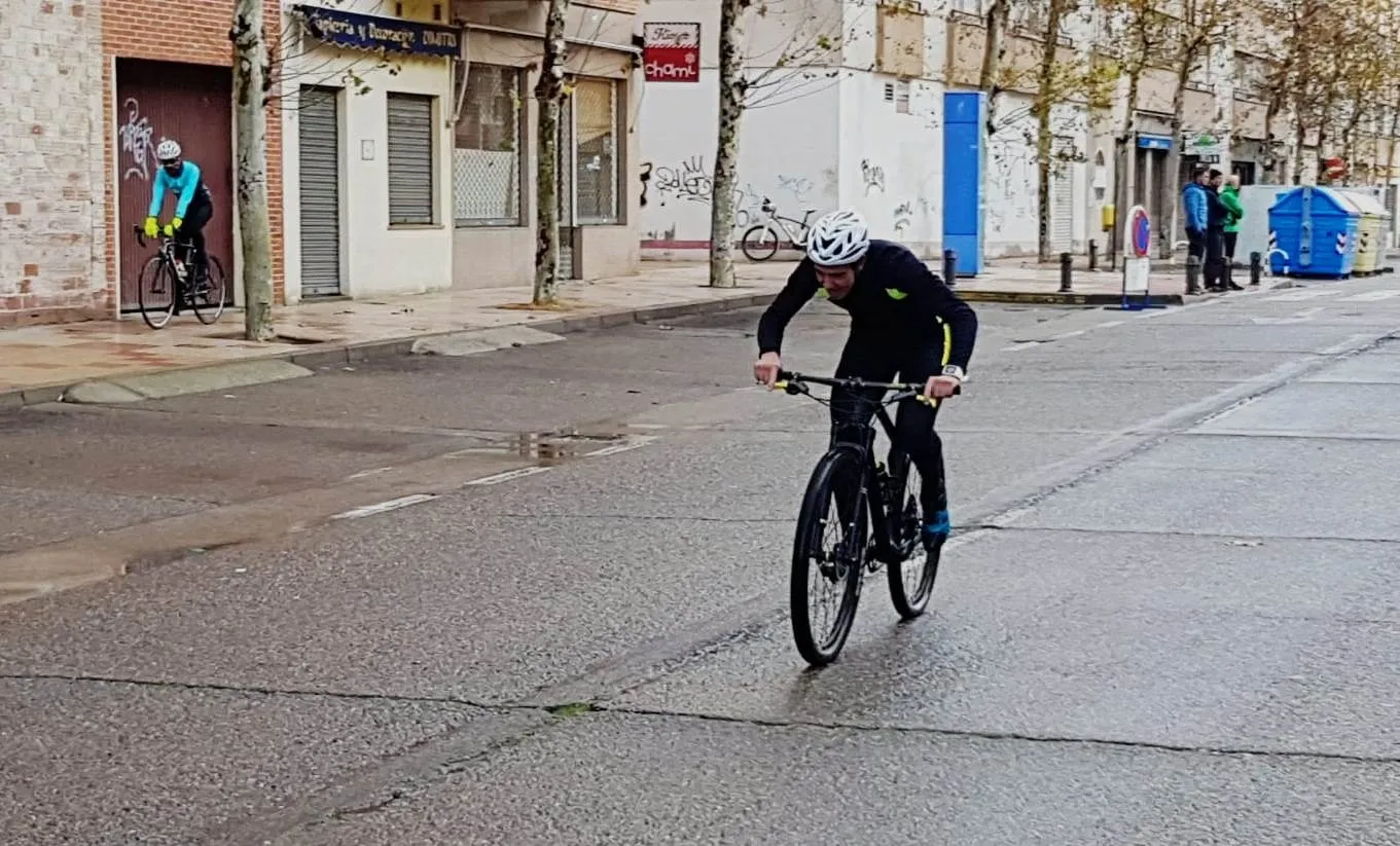 Foto 2 - Alejandro Rodr&iacute;guez se hace con otro pavo en Salamanca capital  