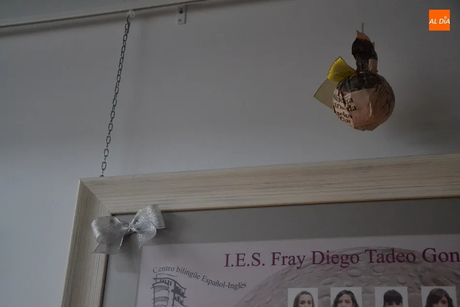 Foto 5 - El IES Fray Diego Tadeo se viste de Navidad gracias a su AMPA  