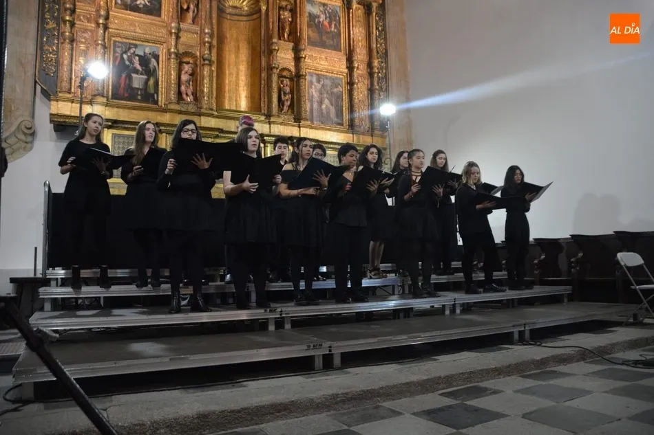 Foto 6 - El Coro Ciudad de Salamanca da el pistoletazo de salida al ciclo de Navidad Polif&oacute;nica  