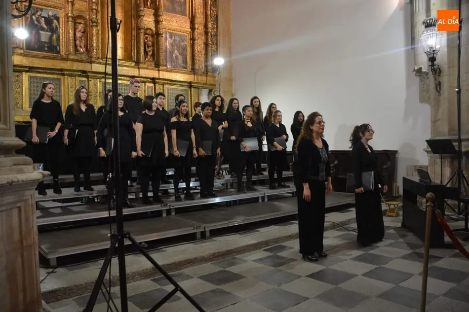 Foto 5 - El Coro Ciudad de Salamanca da el pistoletazo de salida al ciclo de Navidad Polif&oacute;nica  