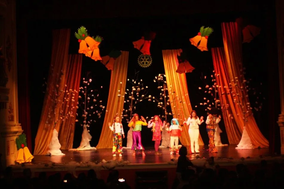 Foto 2 - El Festival de Navidad de Rotary Club de B&eacute;jar &nbsp;ayudar&aacute; a los Reyes Magos a comprar un centenar...
