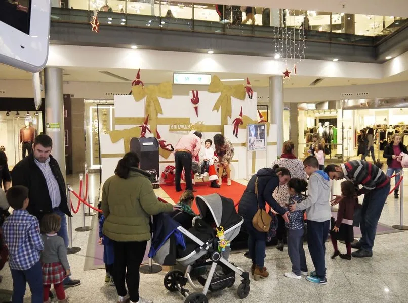 Foto 11 - Un cohete, Pap&aacute; Noel, los Reyes Magos y talleres creativos para disfrutar de la Navidad en El...