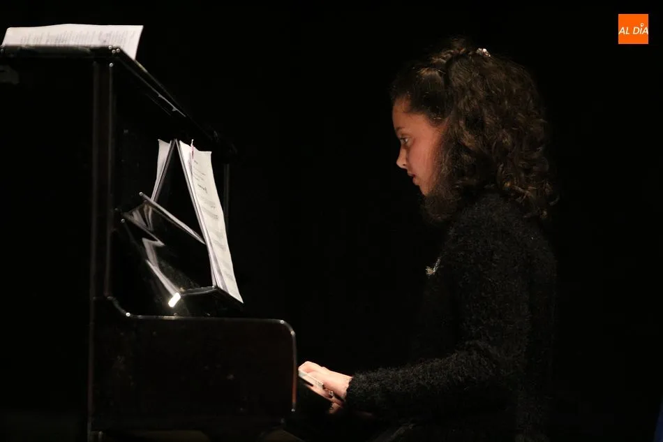 Foto 6 - Los alumnos de viento madera y piano abren el ciclo de audiciones de Navidad