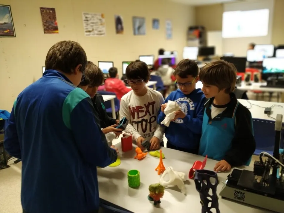 Foto 3 - &Eacute;xito de la exhibici&oacute;n de los alumnos del taller tecnol&oacute;gico e impresi&oacute;n 3D
