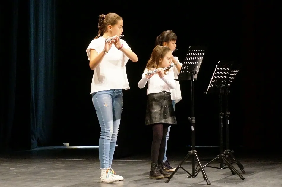 Foto 7 - Atractivo recital de la Escuela Municipal de M&uacute;sica de Villares de la Reina