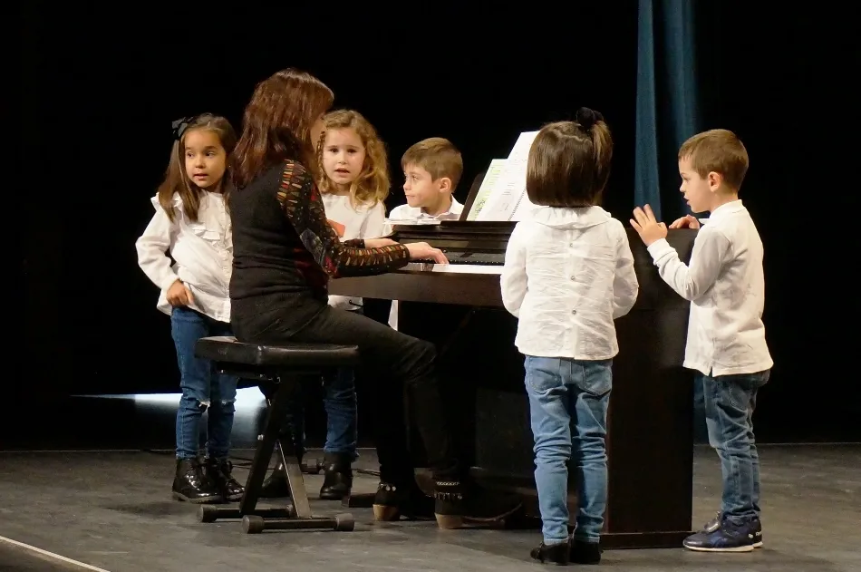 Foto 2 - Atractivo recital de la Escuela Municipal de M&uacute;sica de Villares de la Reina