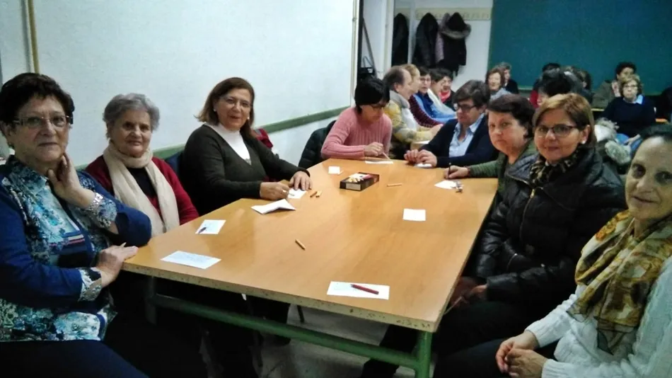 Foto 5 - La Navidad re&uacute;ne a las socias y amigas de la Asociaci&oacute;n El Carmen de Ledesma