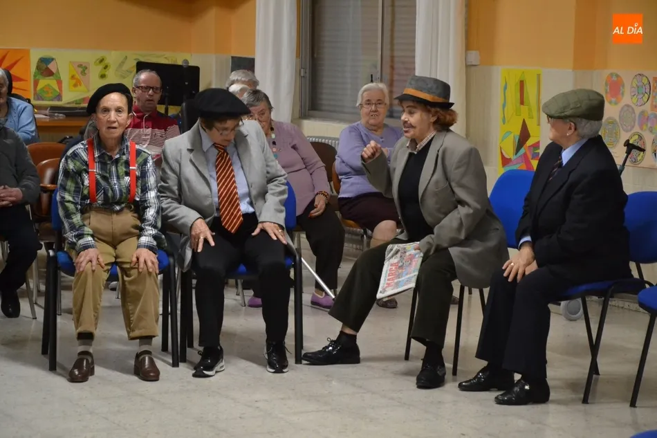 Amanecer cierra su gira navideña en la Residencia Mixta Provincial  