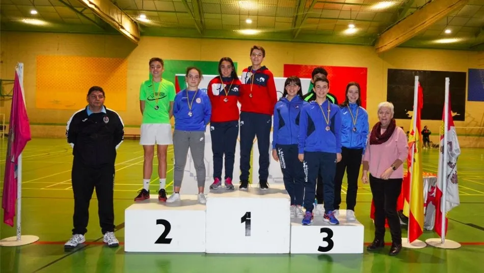 Los salmantinos Irene de Arriba y Guillermo Tapia, campeones de bádminton sub-17 