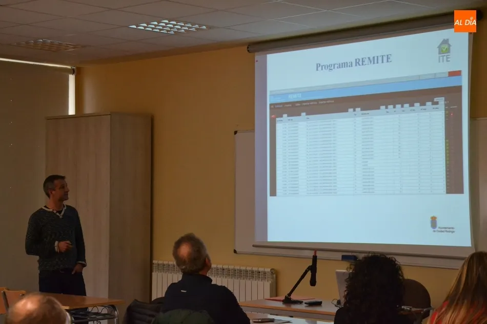 Foto 4 - Explicadas en una doble sesi&oacute;n las novedades en torno a la Inspecci&oacute;n T&eacute;cnica de Edificios  