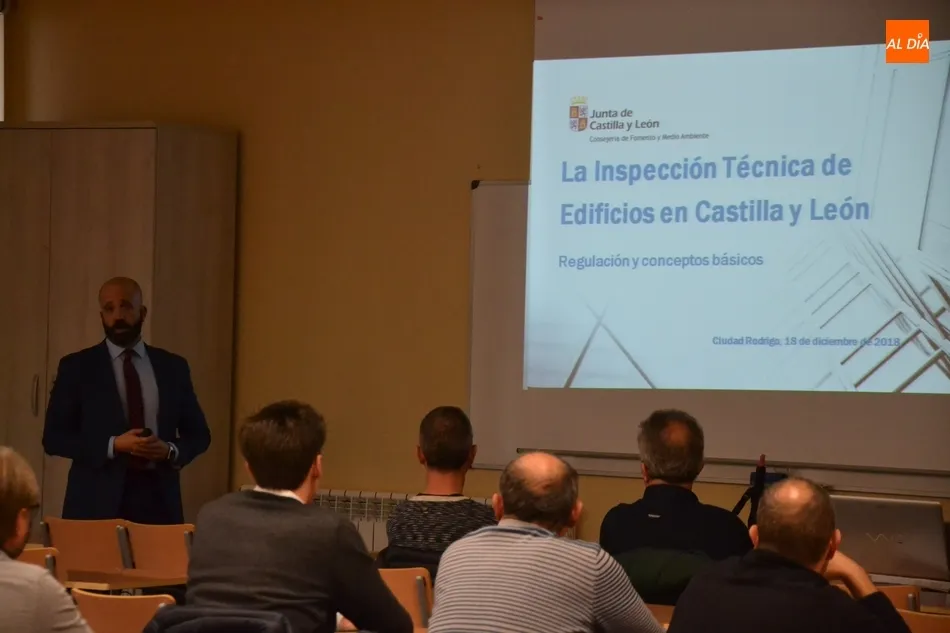 Foto 2 - Explicadas en una doble sesi&oacute;n las novedades en torno a la Inspecci&oacute;n T&eacute;cnica de Edificios  
