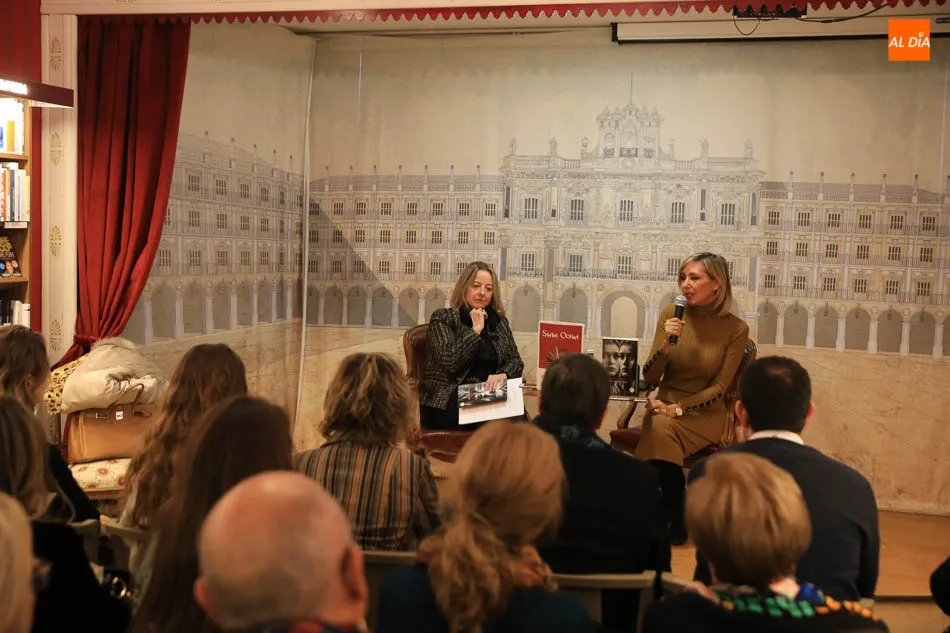 Foto 4 - Marta Robles cuenta las claves de &lsquo;La mala suerte&rsquo; en Santos Ochoa  