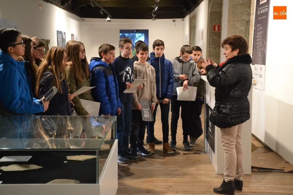 Foto 2 - &Uacute;ltimas visitas de escolares por este a&ntilde;o a la exposici&oacute;n sobre pizarras  