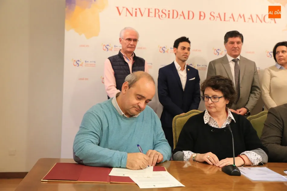 Foto 3 - La Cl&iacute;nica Odontol&oacute;gica de la USAL seguir&aacute; colaborando con Santa Marta, Carbajosa y Villamayor