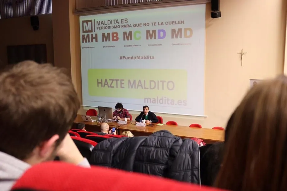 Foto 4 - Julio Montes analizado las diferencias entre&nbsp;fake news&nbsp;y desinformaci&oacute;n en la Upsa  
