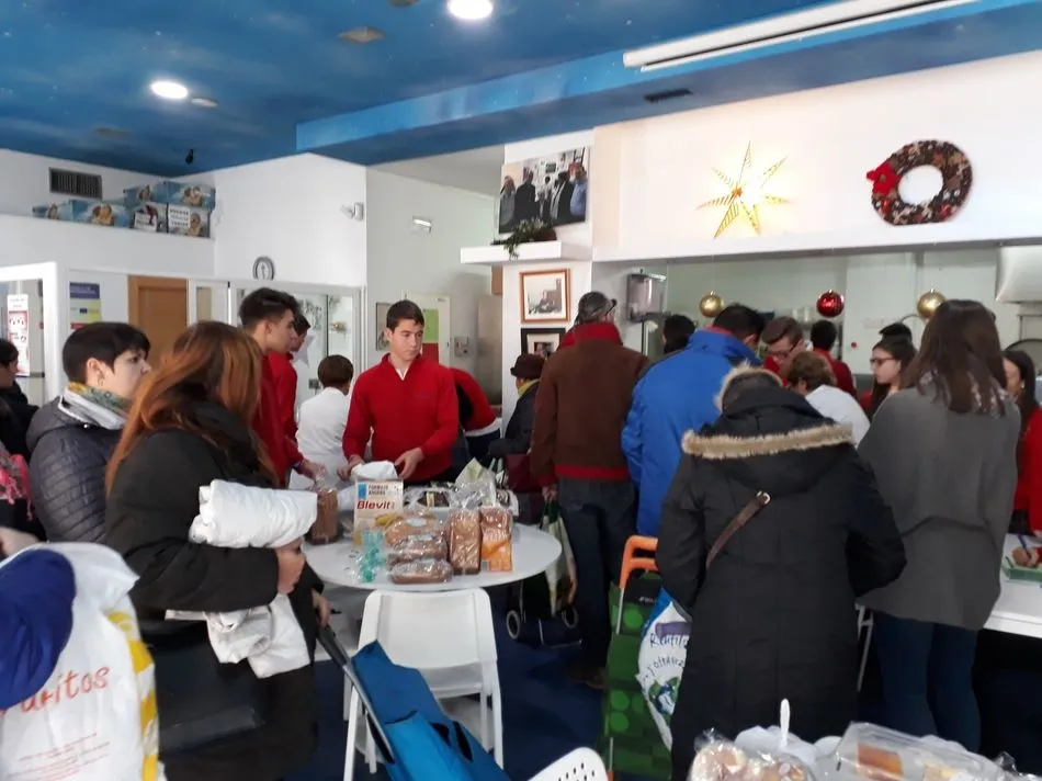 Foto 10 - El colegio Padres Trinitarios colabora en el Comedor de los Pobres de Salamanca  