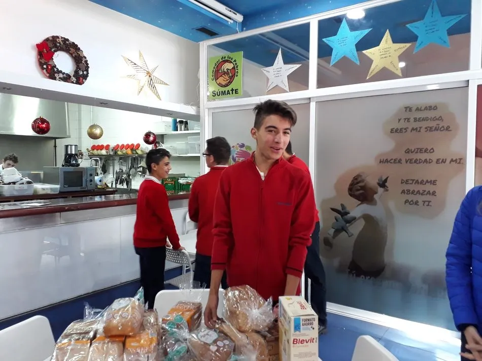 Foto 2 - El colegio Padres Trinitarios colabora en el Comedor de los Pobres de Salamanca  
