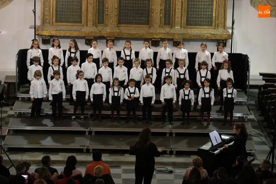 Foto 6 - El Coro Ciudad de Salamanca pone el broche final al ciclo de Navidad Polif&oacute;nica  